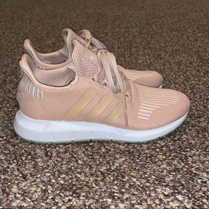 Adidas Swift Run Casual Sneakers